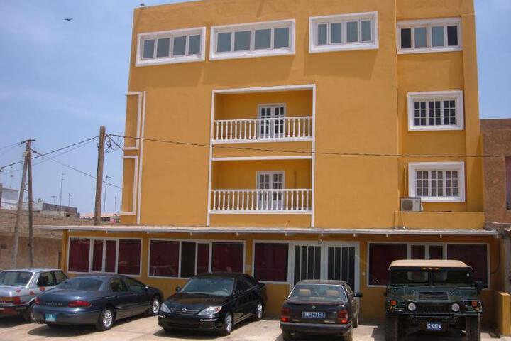 Hotel Ambassade Des Parcelles