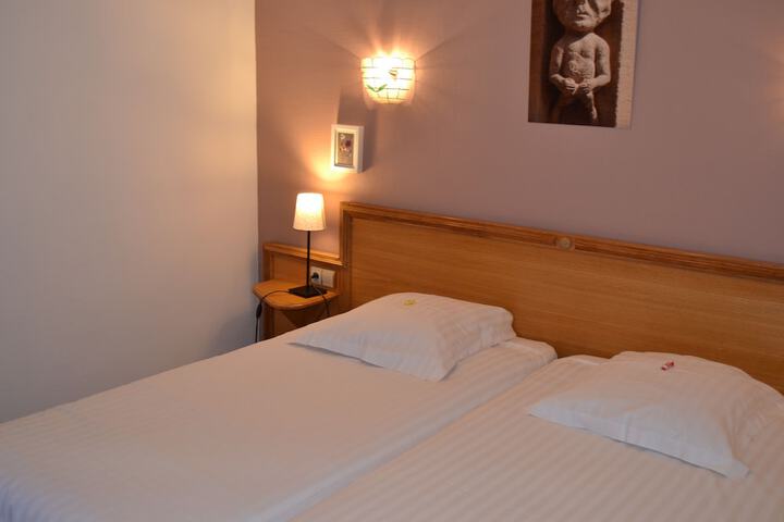 Room 13 of 96