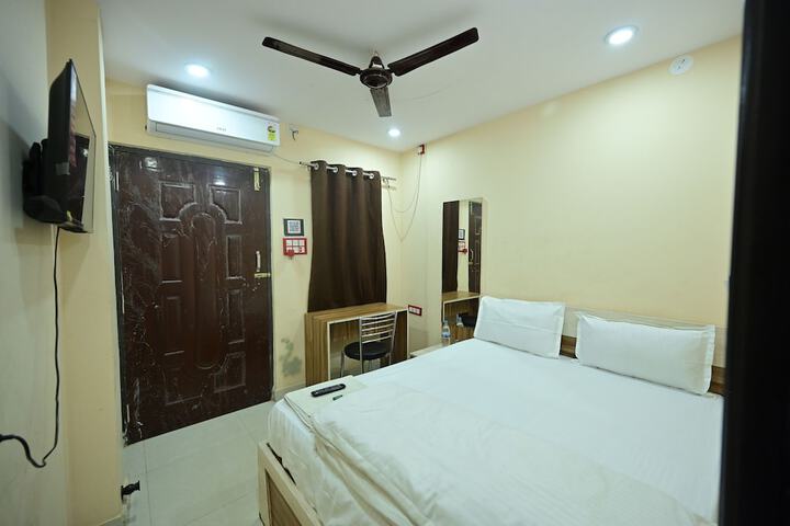 Room 33 of 63