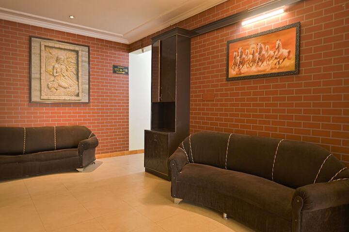 Entrance & Lobby