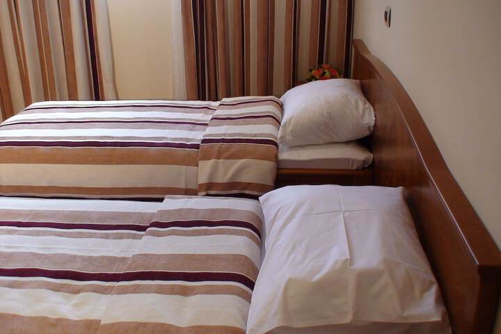 Room 11 of 31