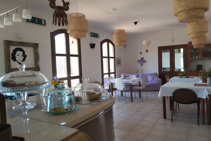 Dining 10 of 40