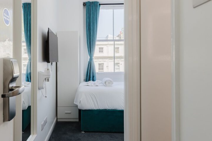 Room 58 of 122