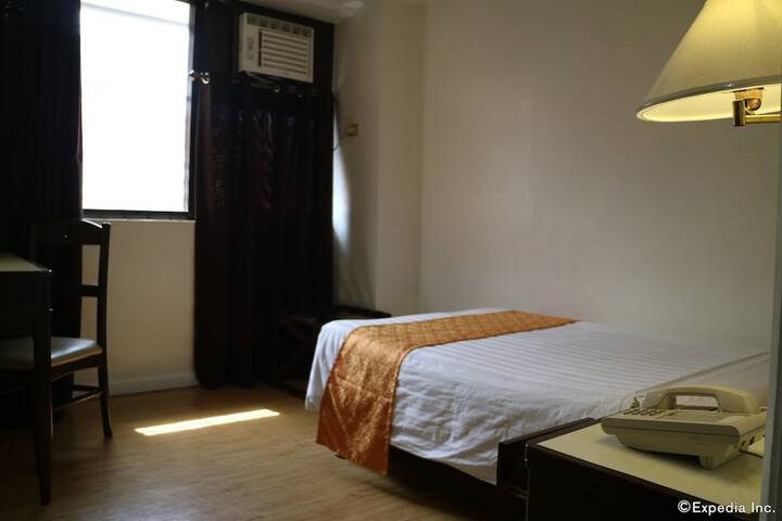 Room 44 of 77