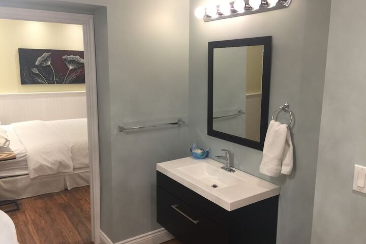 Room 64 of 76