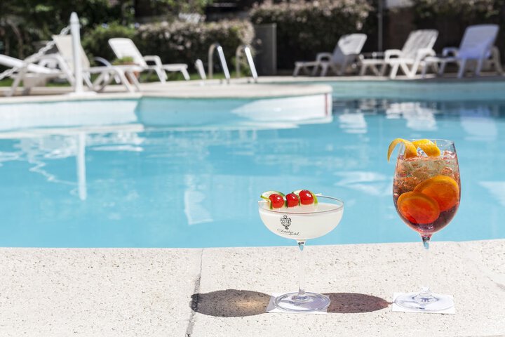 Hotel Pool