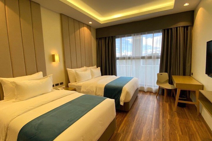 Room 28 of 65