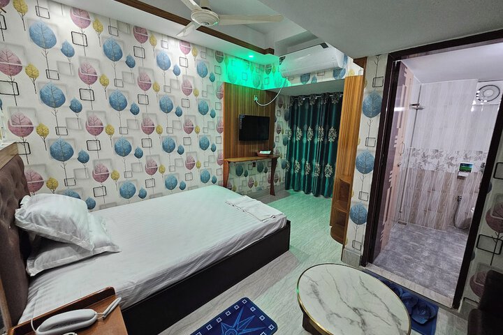 Room 13 of 15