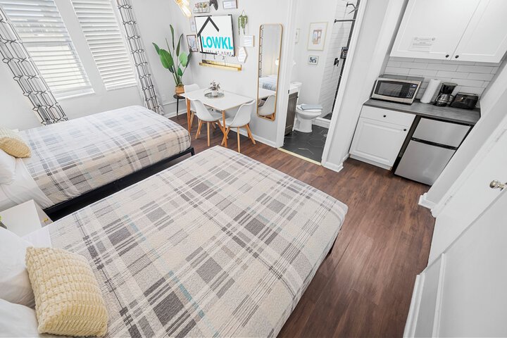Standard Queen Studio with Kitchenette (11 of 20)