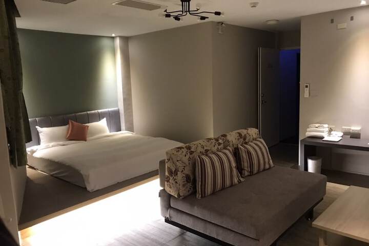 Room 8 of 48