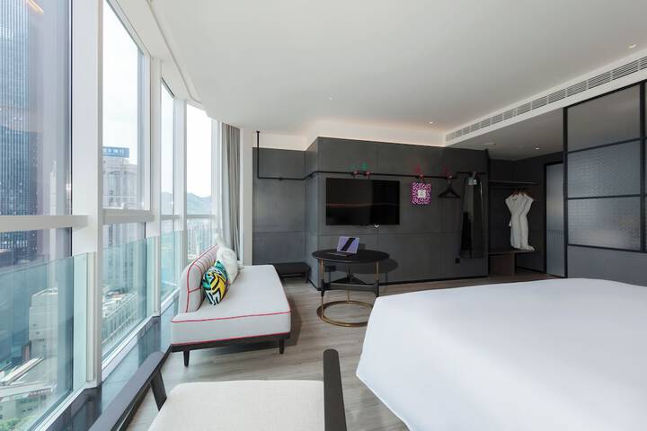 Room 29 of 96