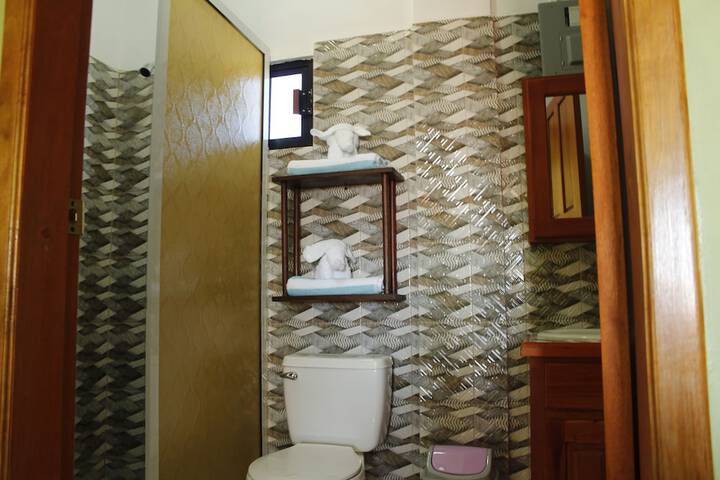 Room 28 of 37