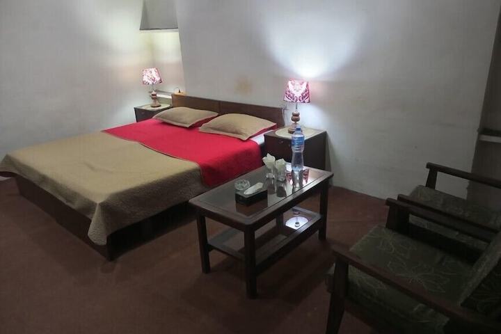 Room 8 of 19