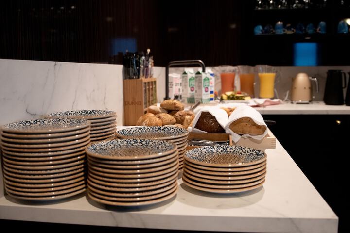 Breakfast/Coffee Service 68 of 106