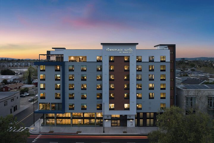Hotel 30 of 35