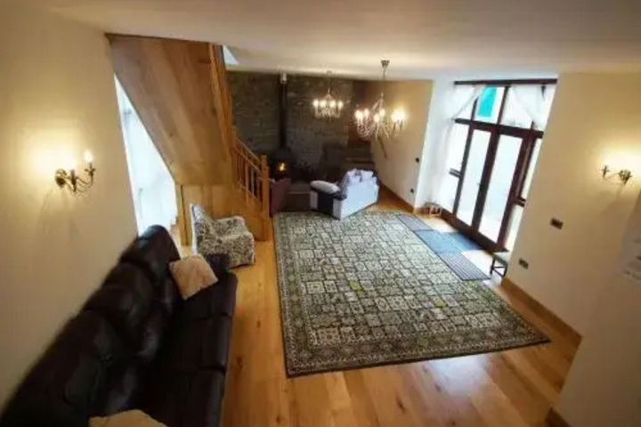 Room 5 of 19