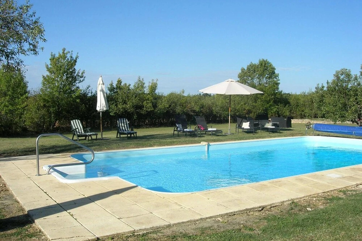 Pool 8 of 15