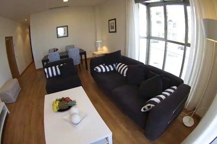 Room 2 of 10