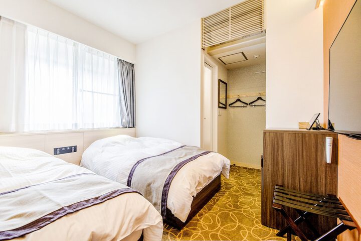 Room 14 of 49