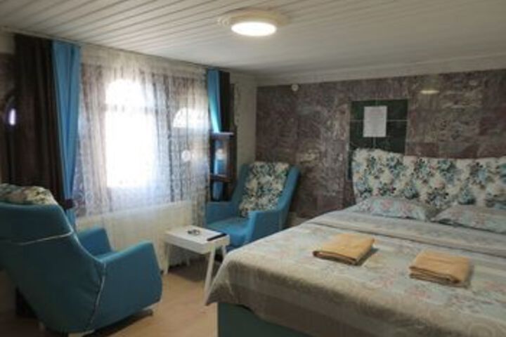 Room 25 of 53