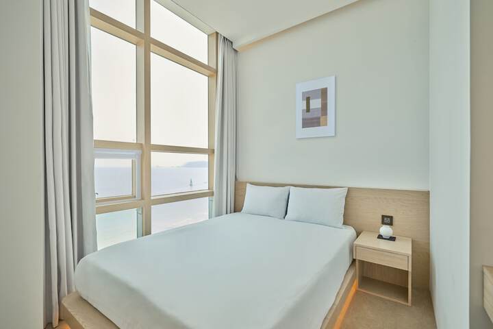 Room 102 of 224