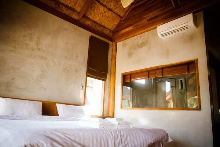 Room 7 of 40