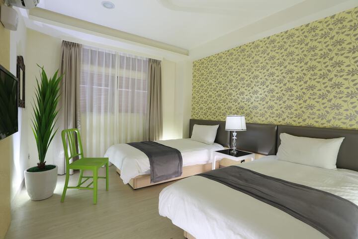 Room 12 of 35