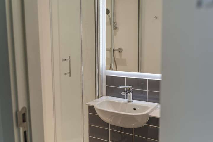 Room 15 of 21