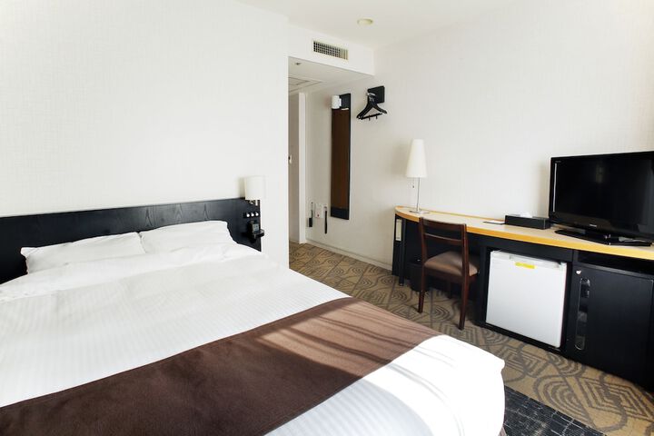 Room 6 of 48