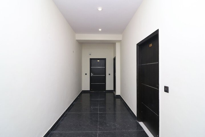 Ballroom/Hall 9 of 9