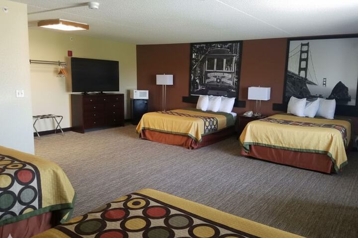 Room 22 of 33