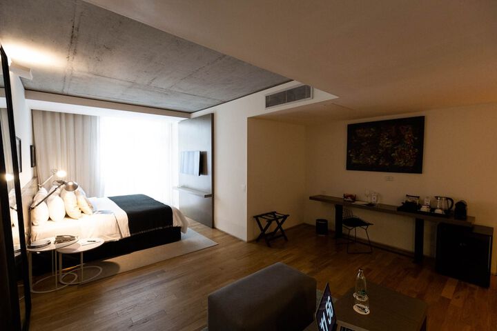 Room 30 of 136
