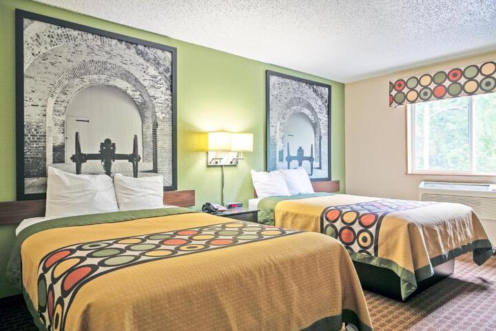 2 Double Beds (1 of 8)