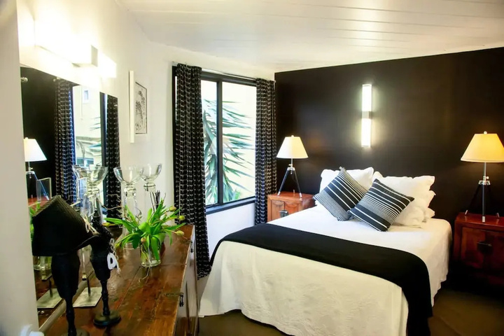 Room 4 of 14