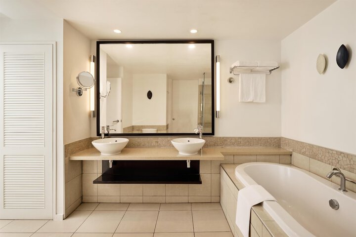 Room 35 of 150