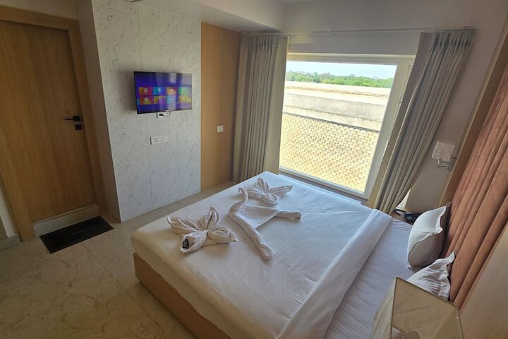 Room 2 of 13