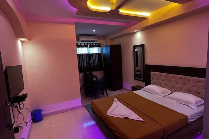 Room 3 of 8