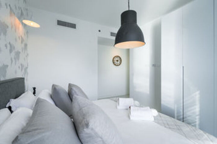 Room 75 of 153