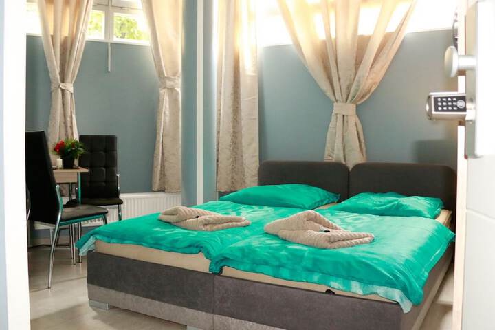Room 5 of 36