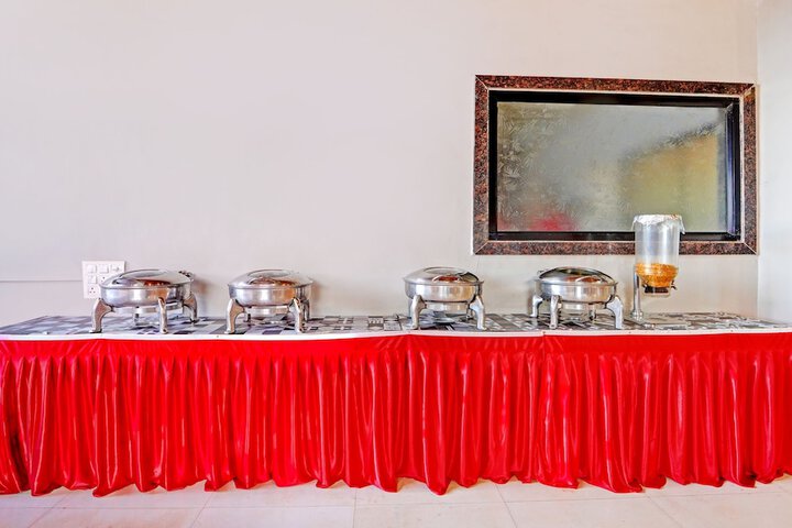 Dining 24 of 34
