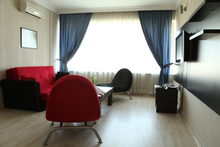 Room 12 of 30