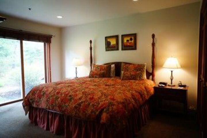 Room 13 of 32