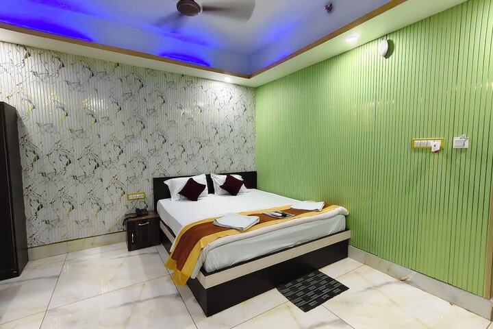 Room 44 of 70