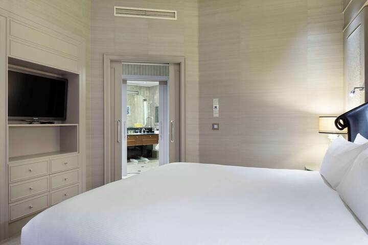 Room 30 of 123