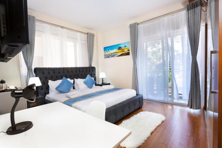 Room 2 of 11