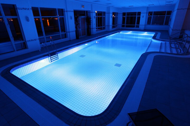 Pool Hotel
