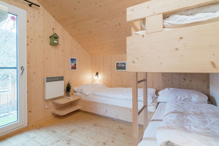 Room 6 of 37