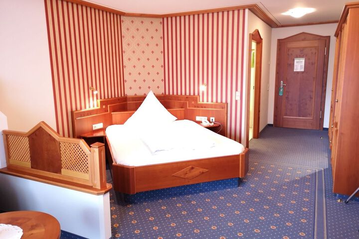 Room 41 of 46