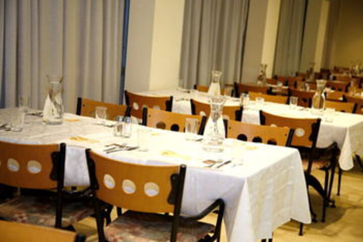 Dining 12 of 46