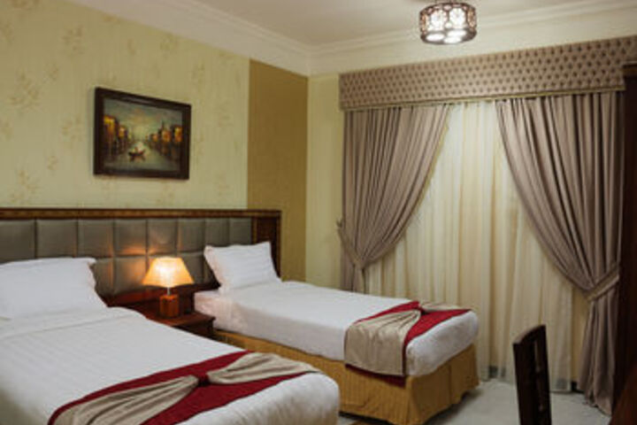 Room 4 of 38